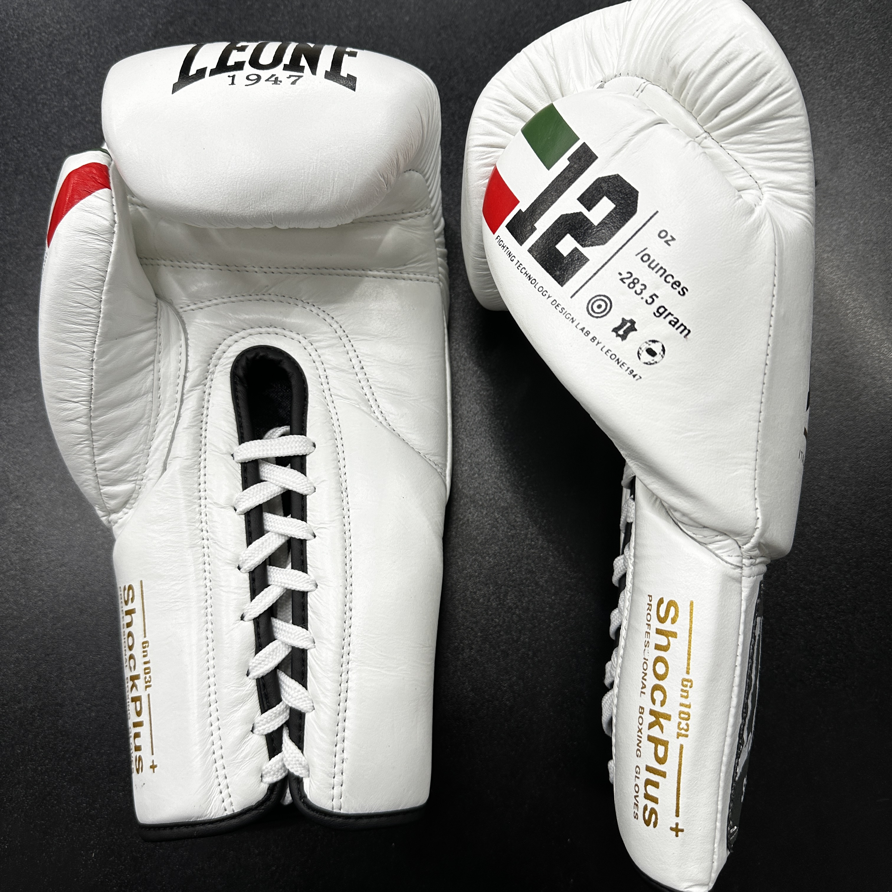  Боксерские перчатки Leone 1947 на шнуровке белые 