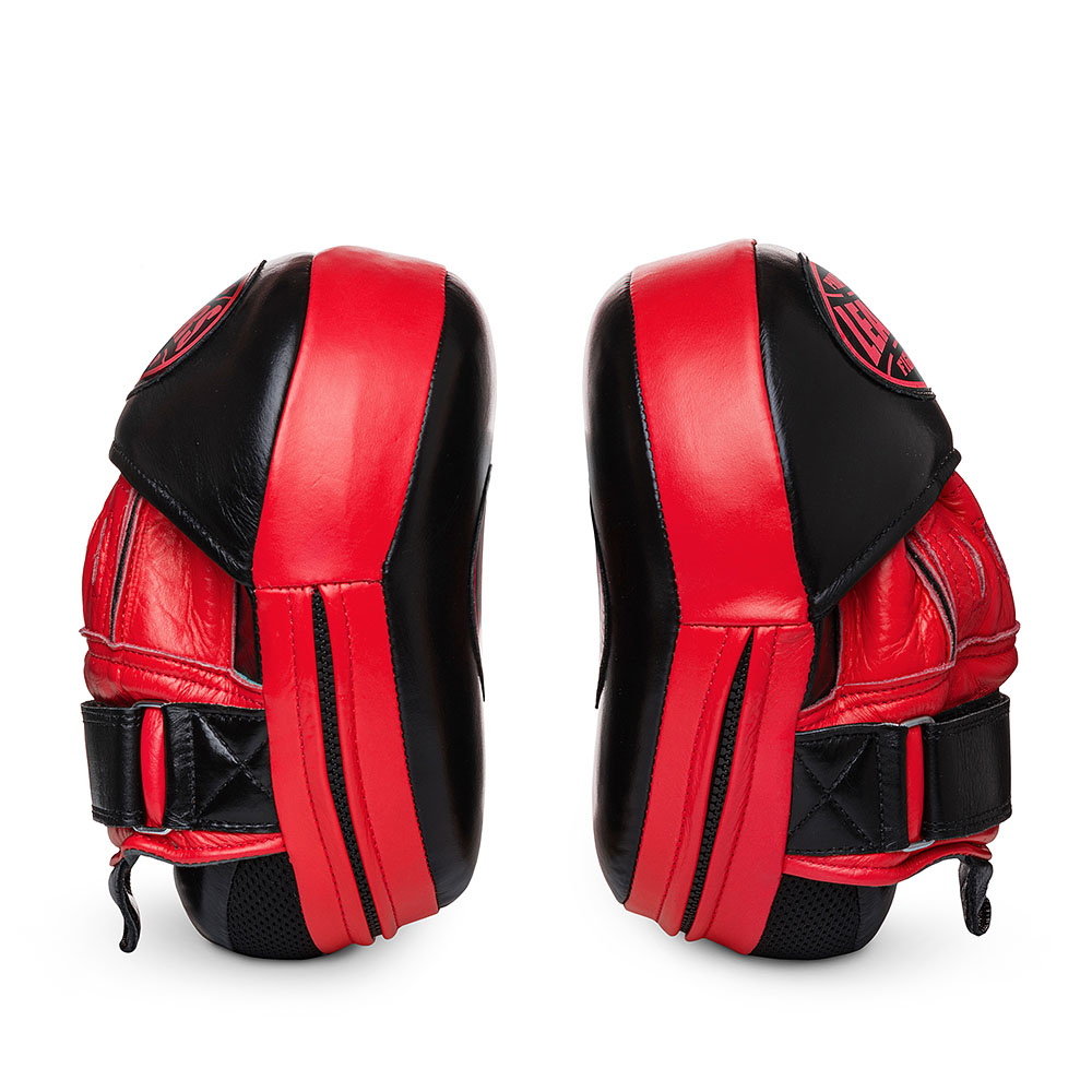  Лапы тренерские LEADERS CURVED BK/RD 