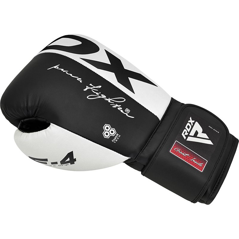  Боксерские перчатки RDX F4 черно белые 