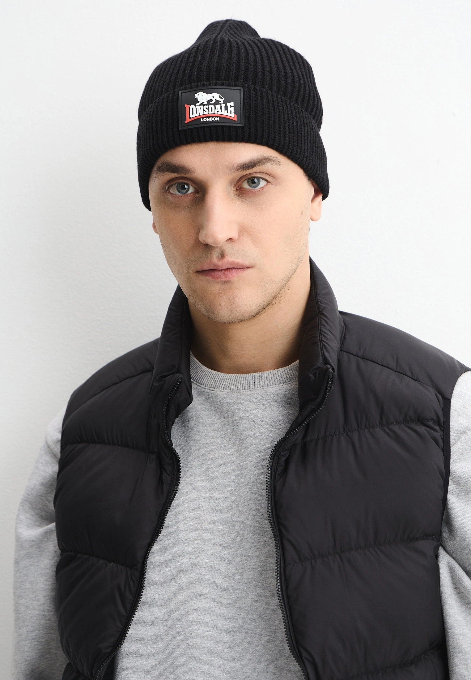  Шапка Lonsdale Pinmore черная 