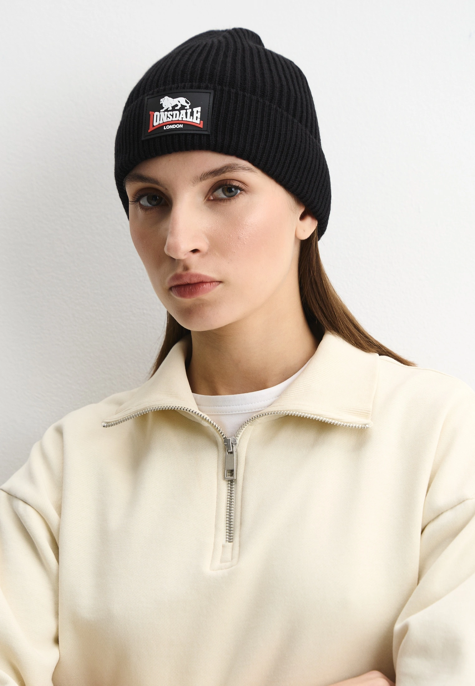  Шапка Lonsdale Pinmore черная 